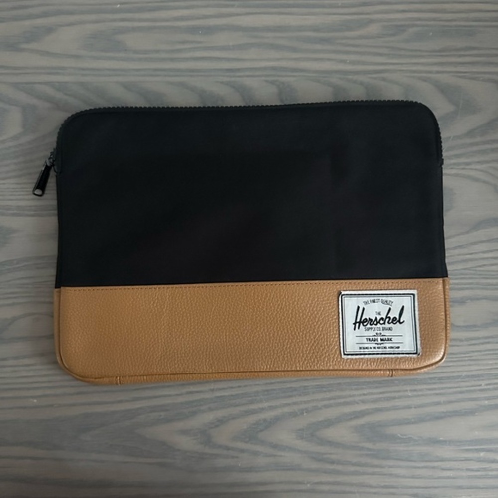 HERSCHEL LAPTOP CASE